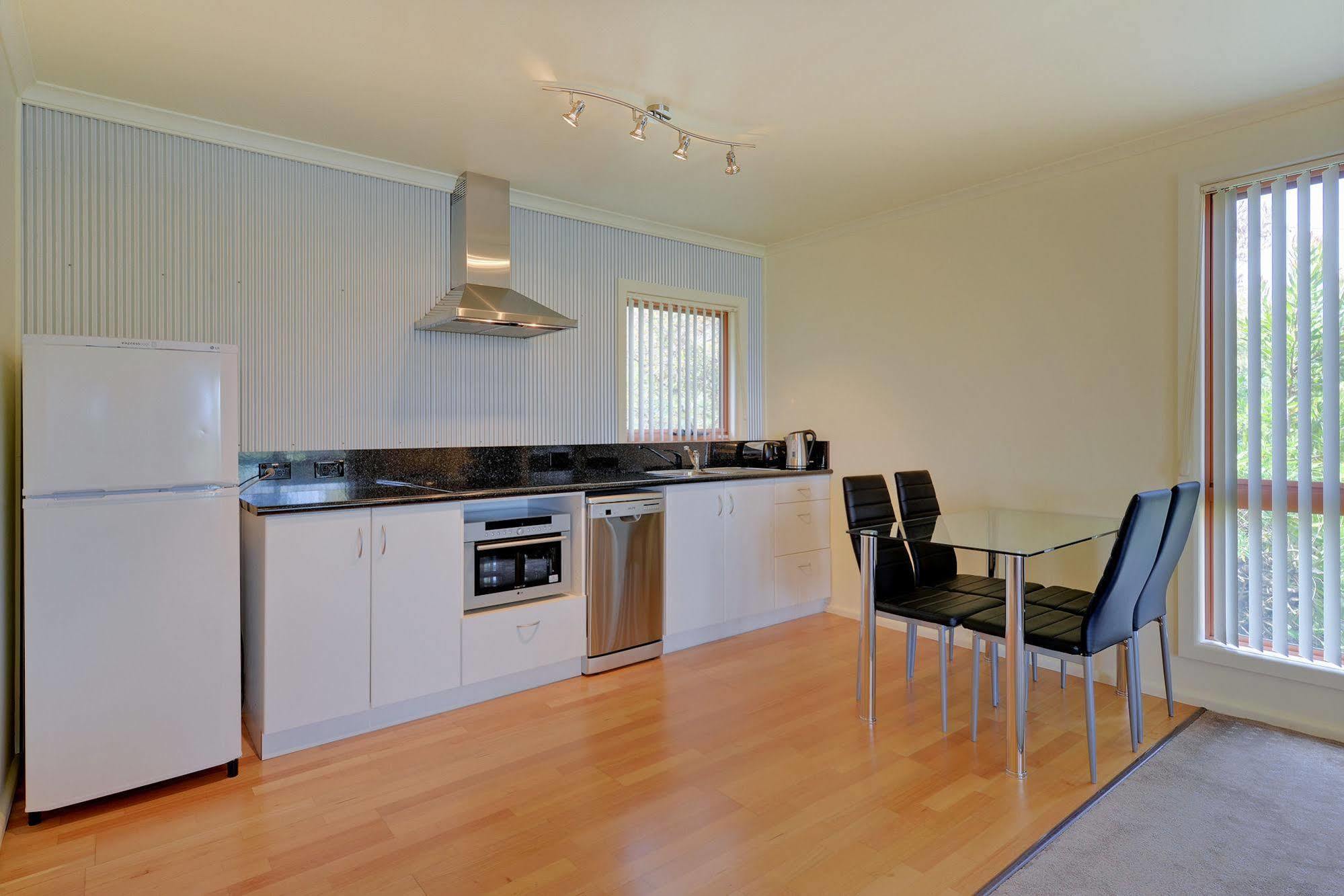 Aloft Boutique Accommodation Strahan Esterno foto