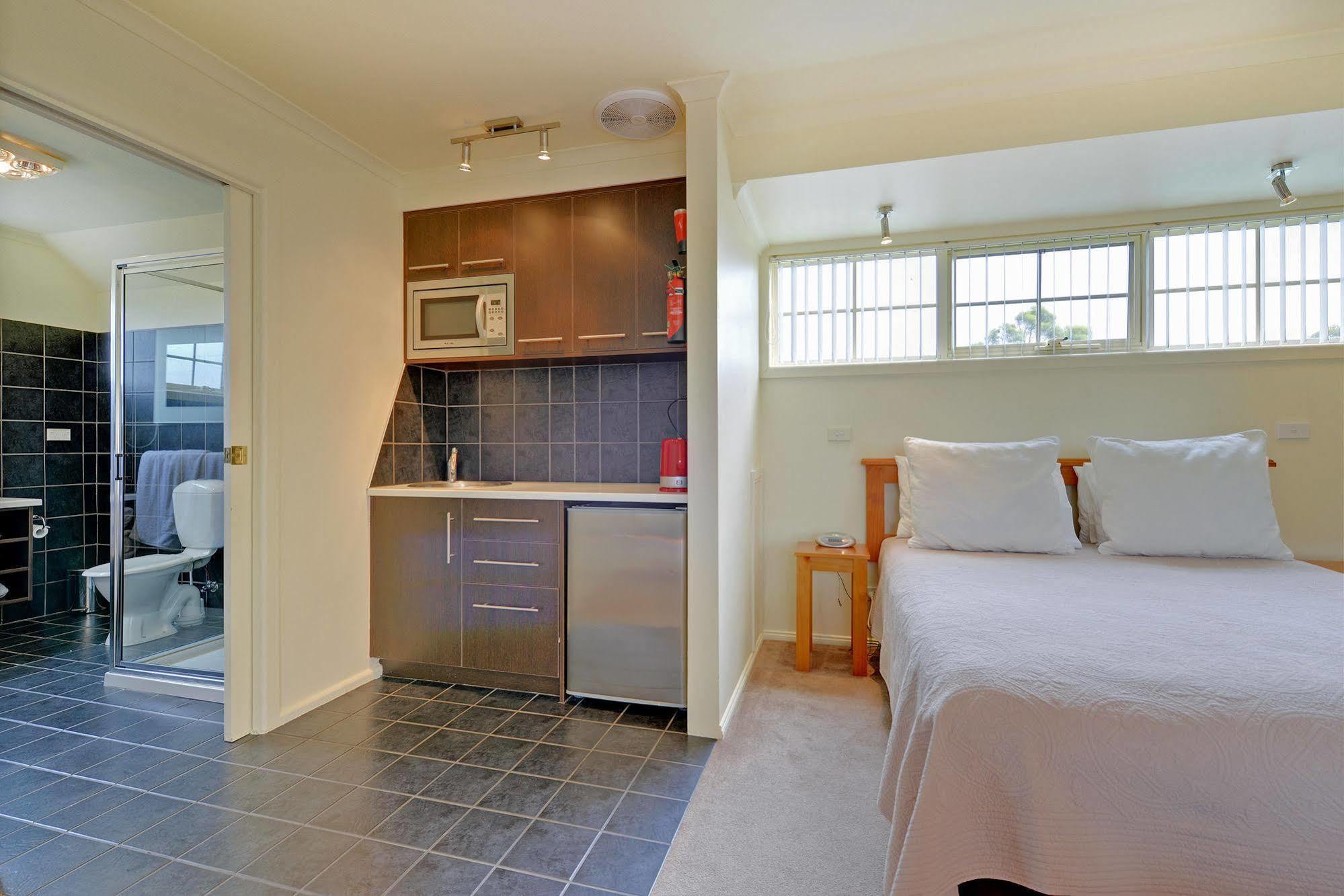 Aloft Boutique Accommodation Strahan Esterno foto