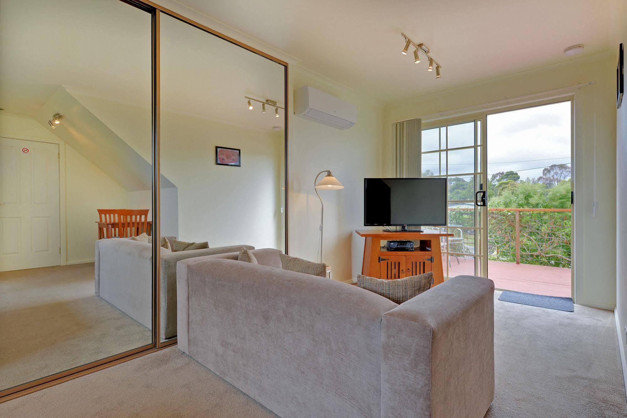 Aloft Boutique Accommodation Strahan Esterno foto